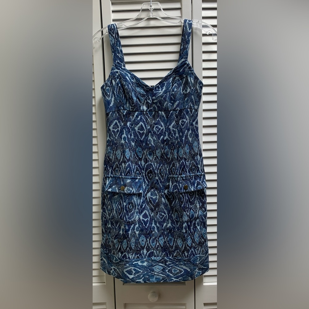 Form Fitting Sz 2 Back Zip Shift Dress Contrasting Blue’s. Lined. Girl Core